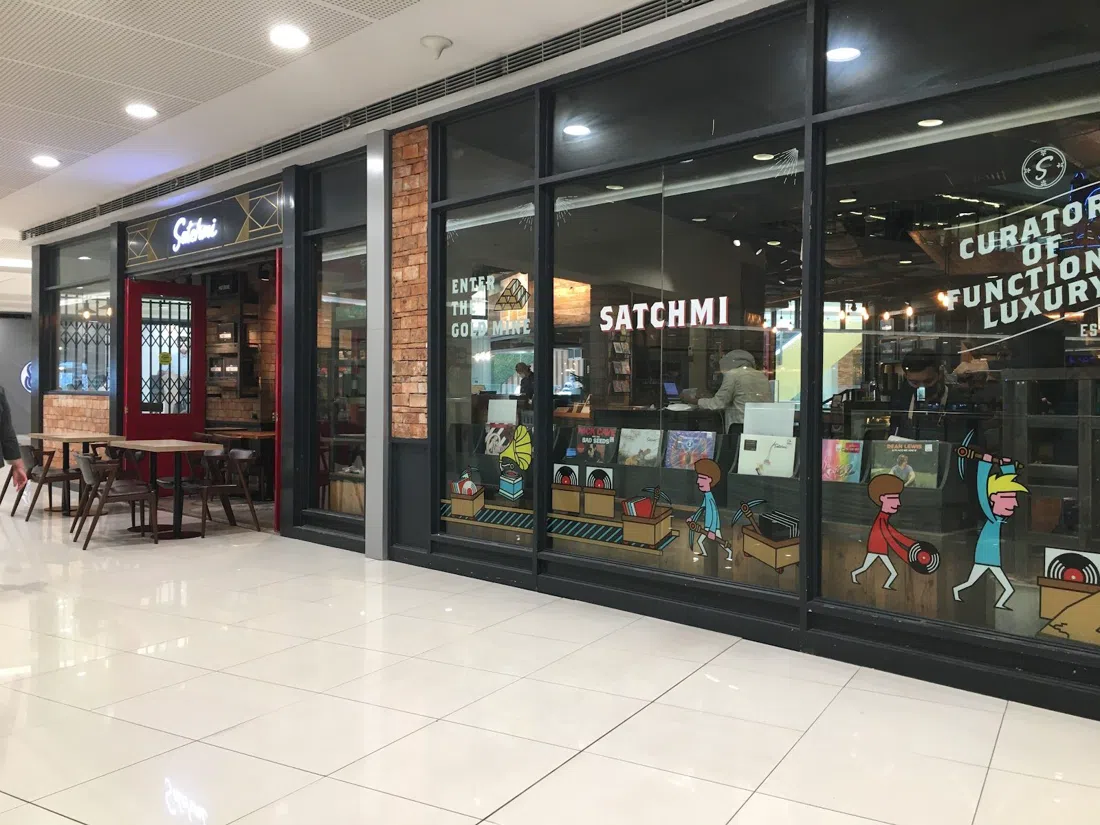 Satchmi, Manila