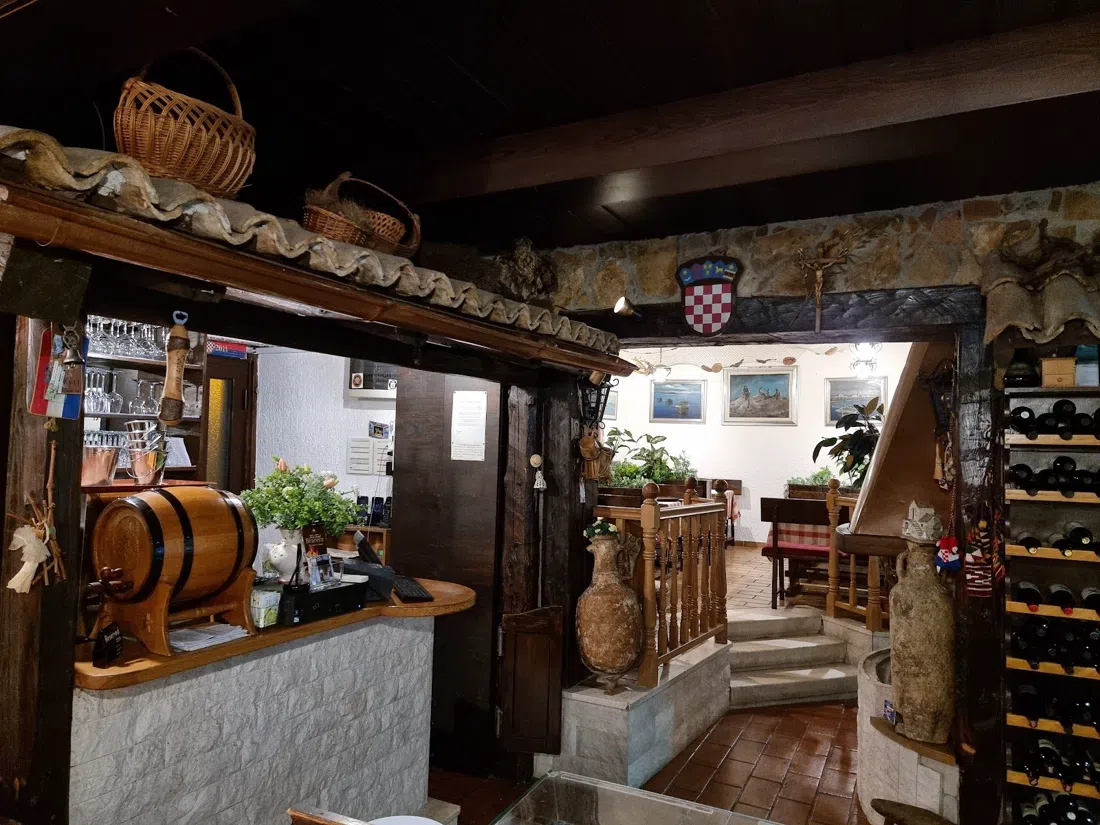 Konoba Varoš, Split