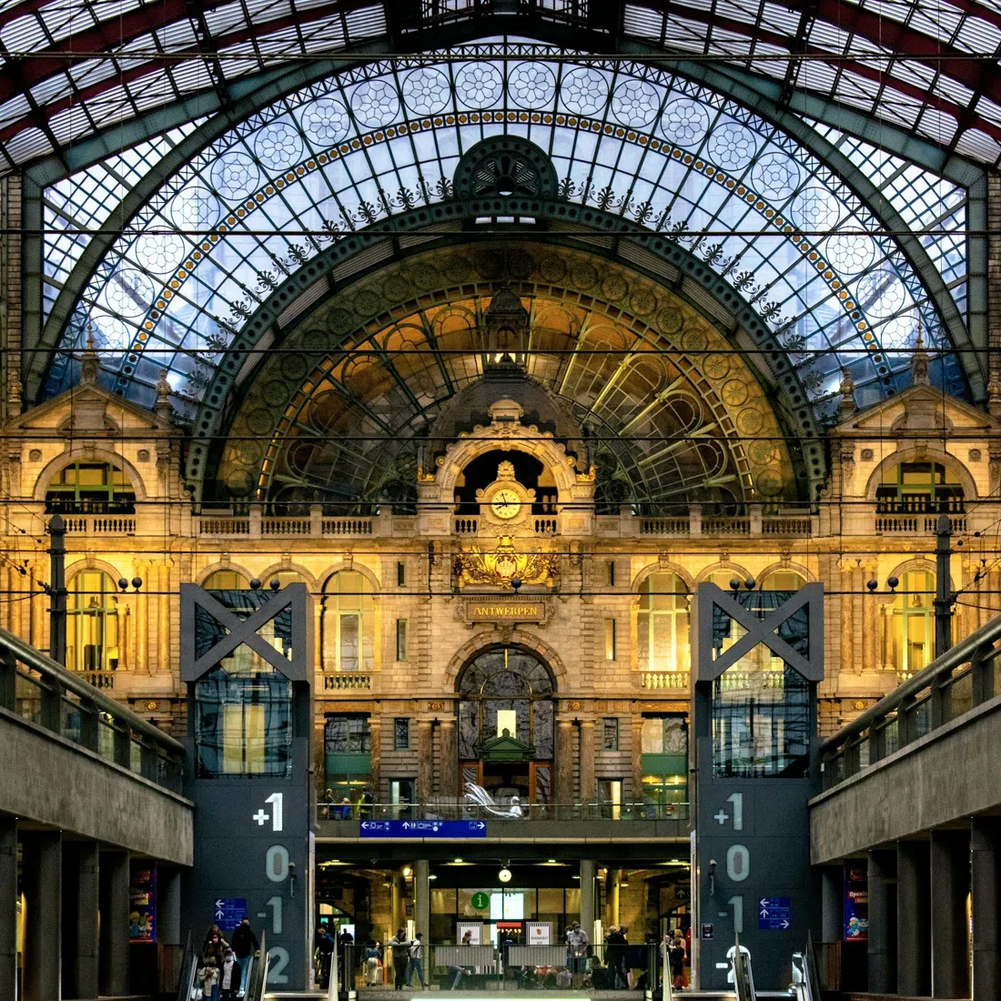 Antwerpen-Centraal (Antwerp Central Station), Antwerp