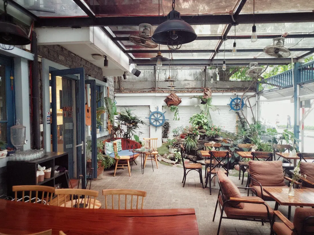 Umove SUP Club at Paddle Station Café, Hanoi