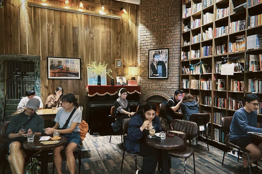 Tranquil Books & Coffee, Hanoi