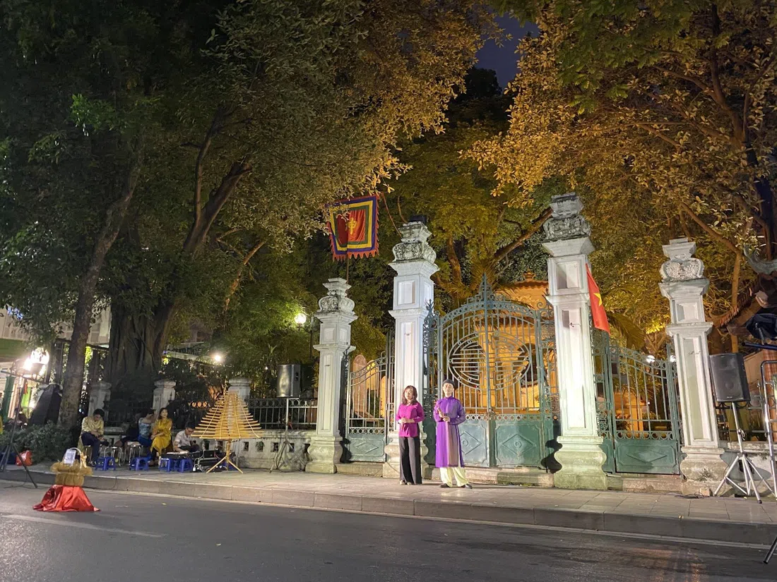 Hoan Kiem Weekend Walking Street, Hanoi