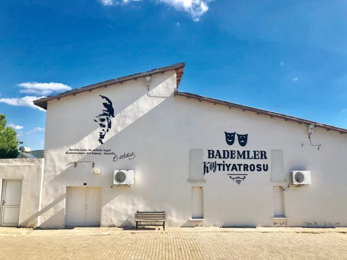 Bademler Köy Tiyatrosu (Bademler Village Theatre), Izmir
