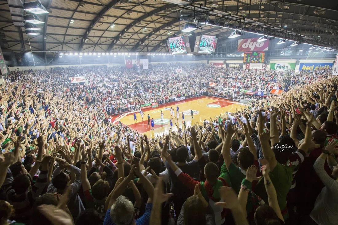 Pınar Karşıyaka (Mustafa Kemal Atatürk Karşıyaka Spor Salonu), Izmir