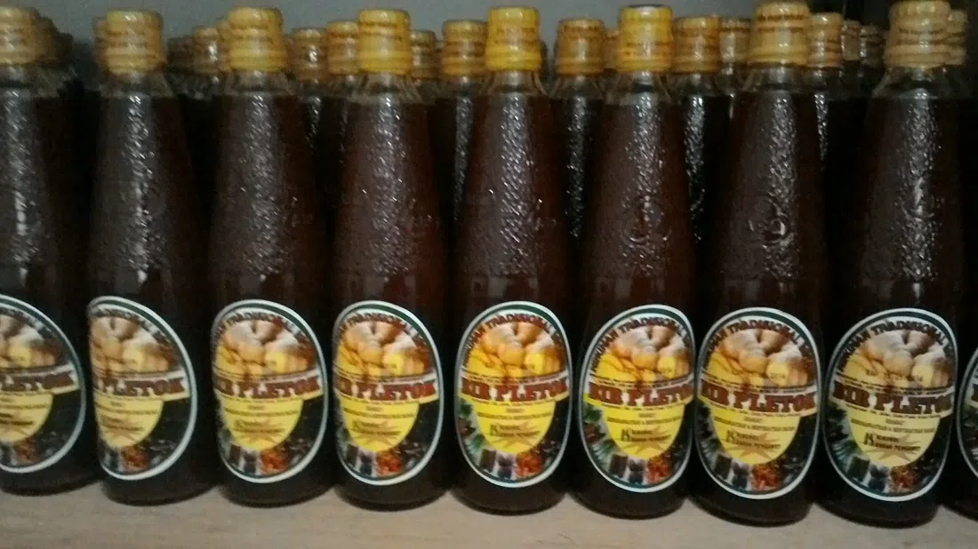 Setu Babakan Weekend Kuliner Row (kerak telor stalls), Jakarta
