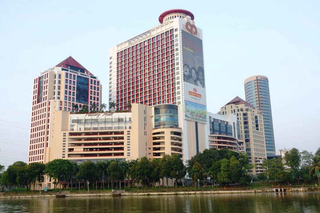 Amcorp Mall Flea Market, Kuala Lumpur