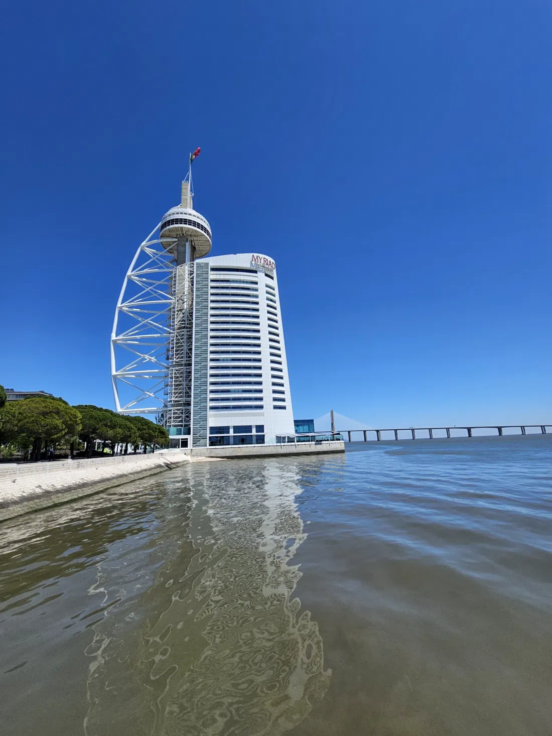 Jardim Garcia de Orta & Passeio das Tágides, Lisbon