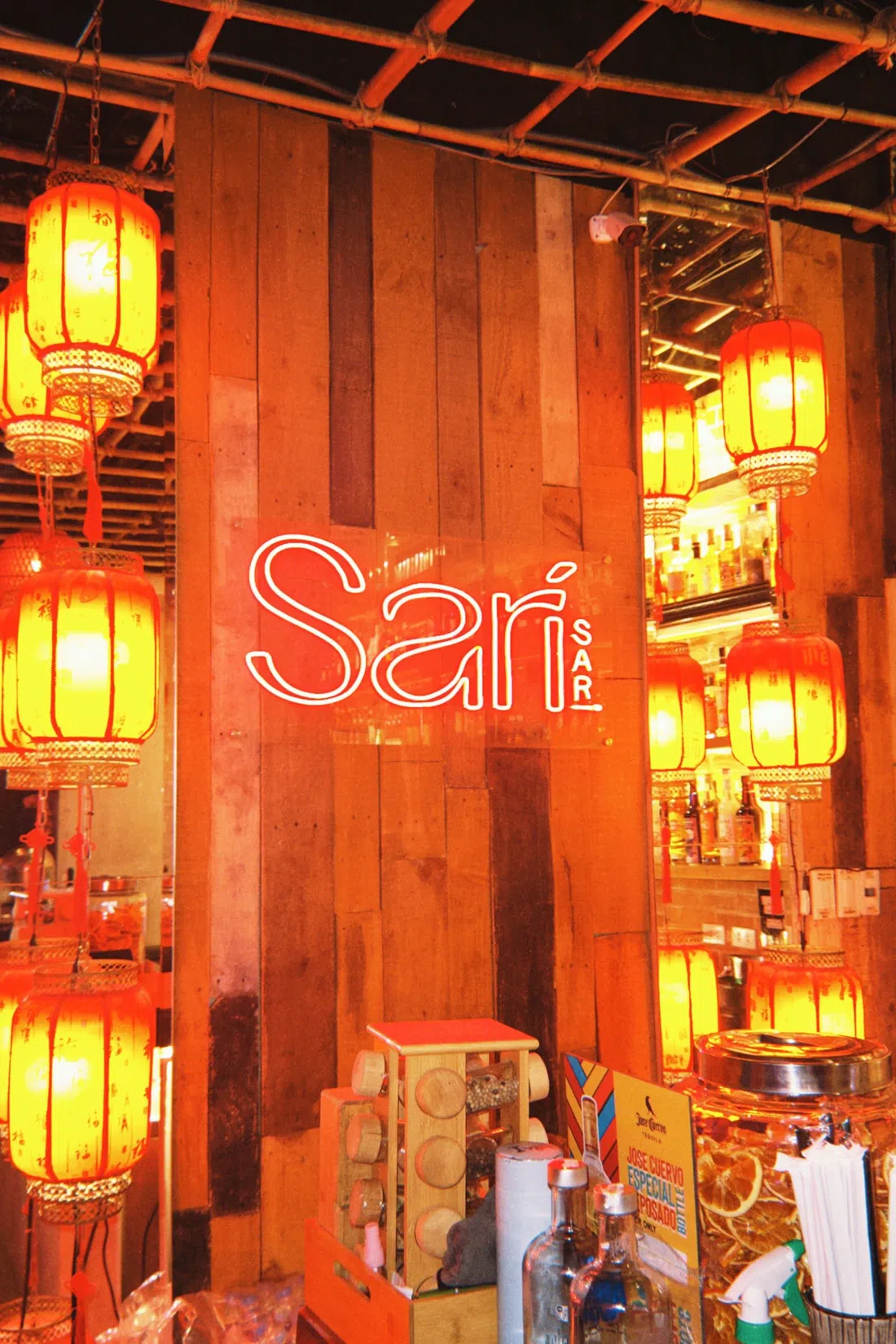 Sari Sari (speakeasy bar), Makati, Manila
