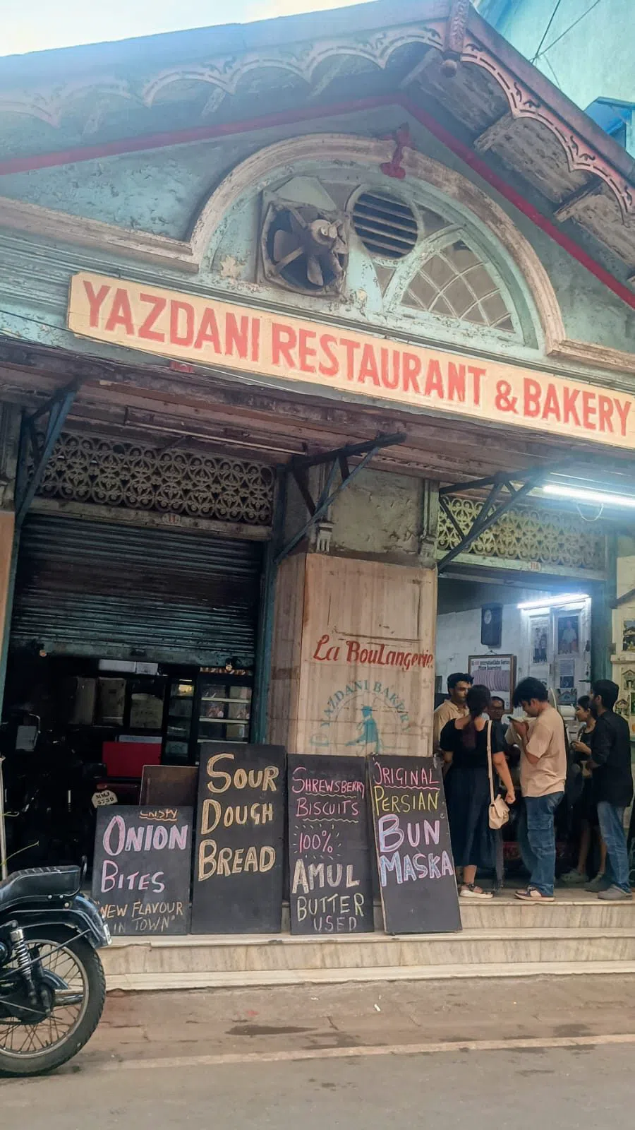 Yazdani Bakery & Restaurant, Mumbai