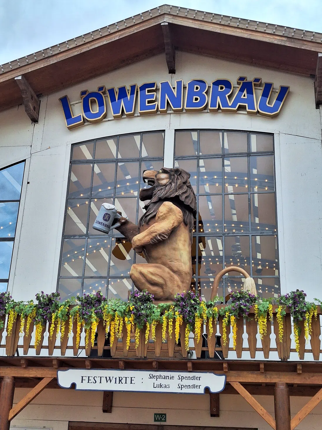Löwenbräu-Festzelt, Munich