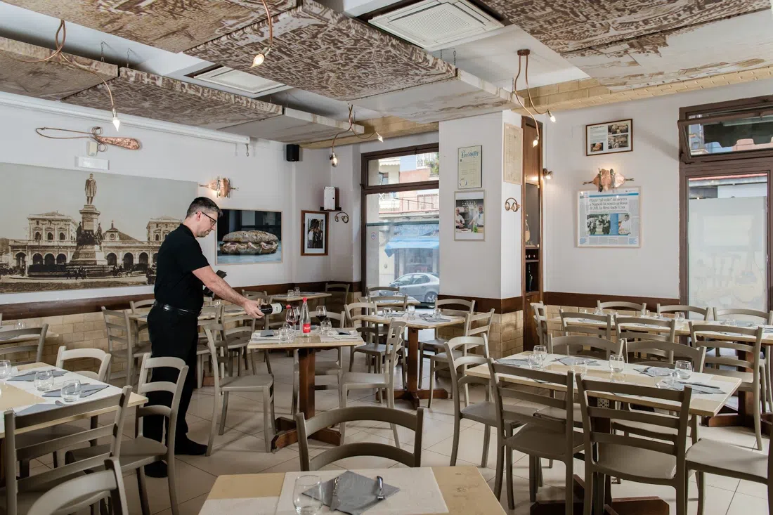 Pizzaria La Notizia, Naples
