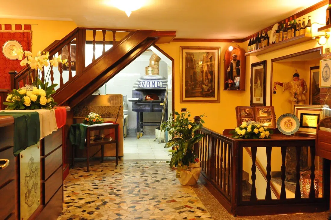 Pizzeria Brandi, Naples
