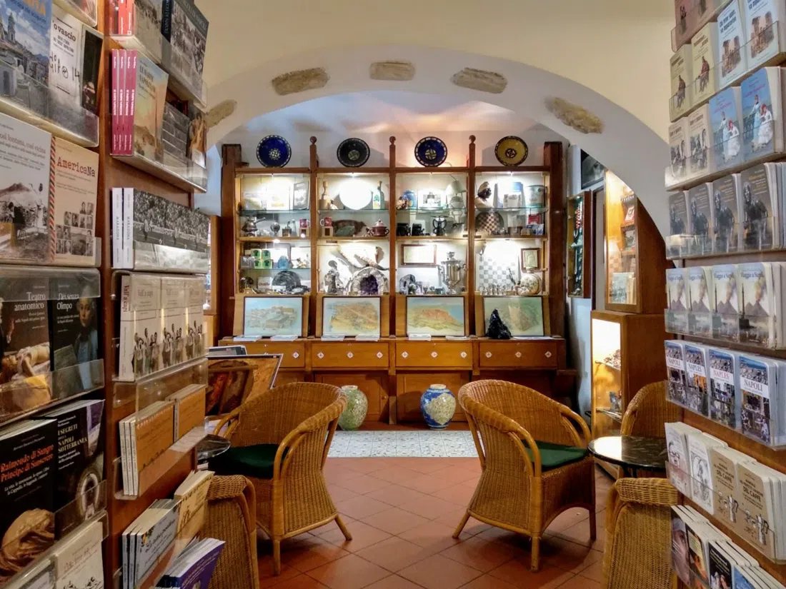 Caffè Letterario Intra Moenia, Naples