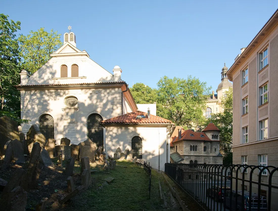 Old Jewish Cemetery / Jewish Museum (Josefov circuit), Prague
