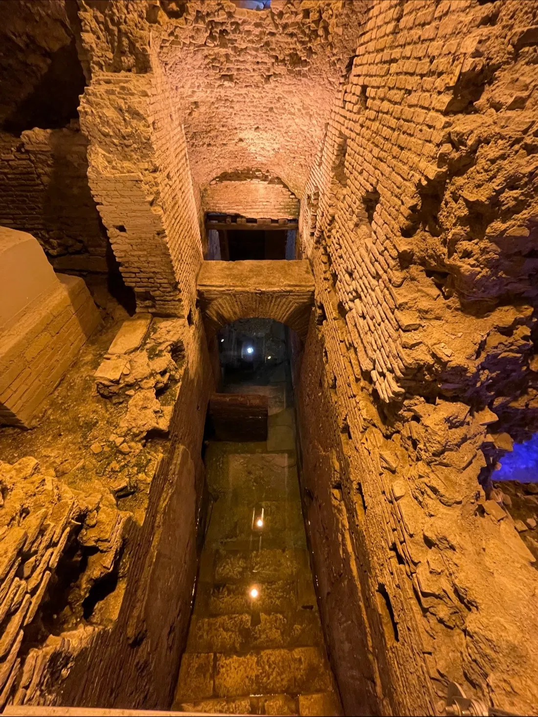 Vicus Caprarius – the City of Water, Rome
