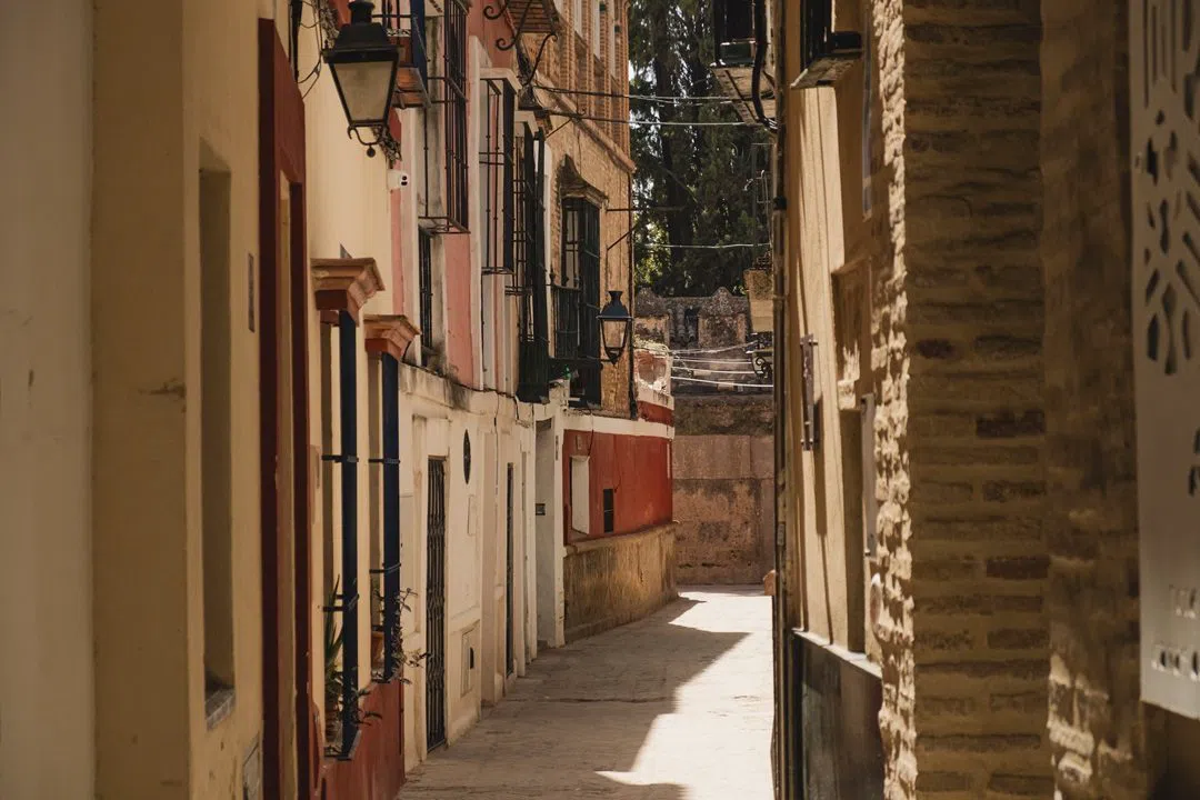 Barrio de Santa Cruz (Plaza de Doña Elvira & Callejón del Agua), Seville
