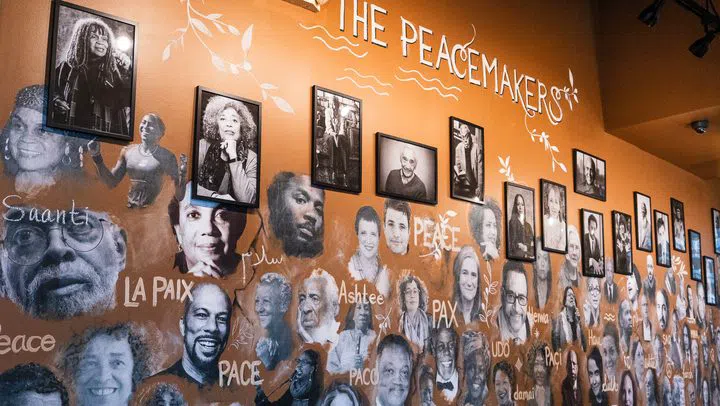 Busboys and Poets (14th & V), Washington