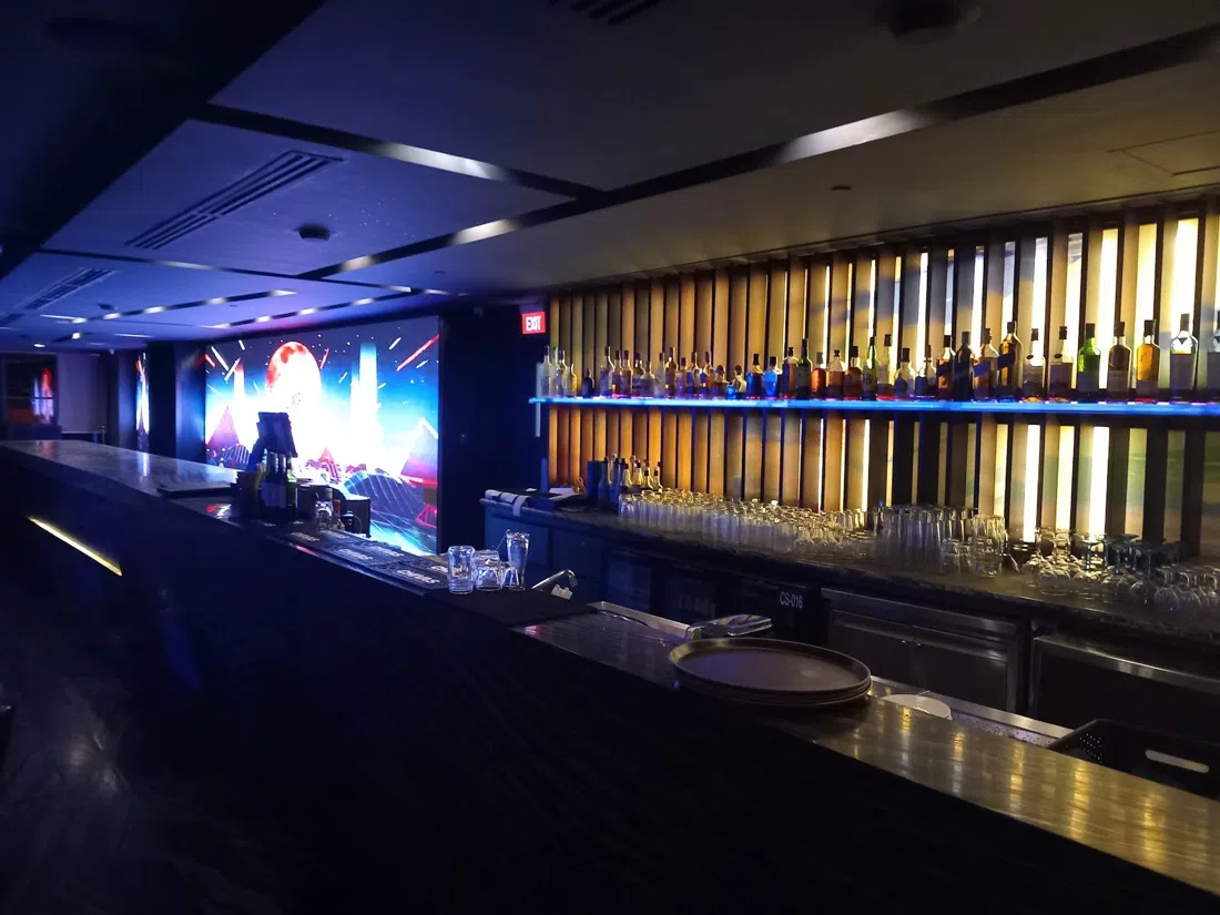 Vu's Sky Bar and Lounge, Manila
